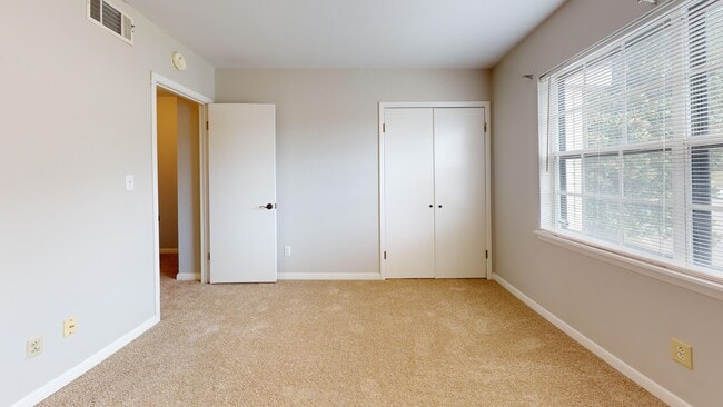 Photo - 2645 Southbury Cir
