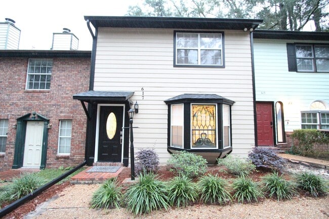 Building Photo - 617 N Magnolia Dr