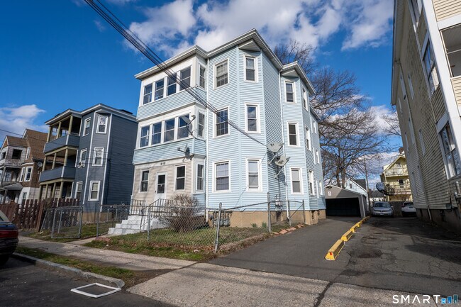 Photo - 62-64-64 James St