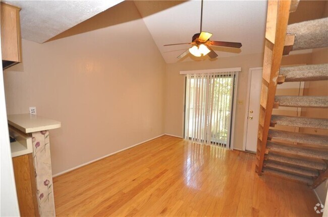 Building Photo - 708 Graham Pl Unit 202 Rental