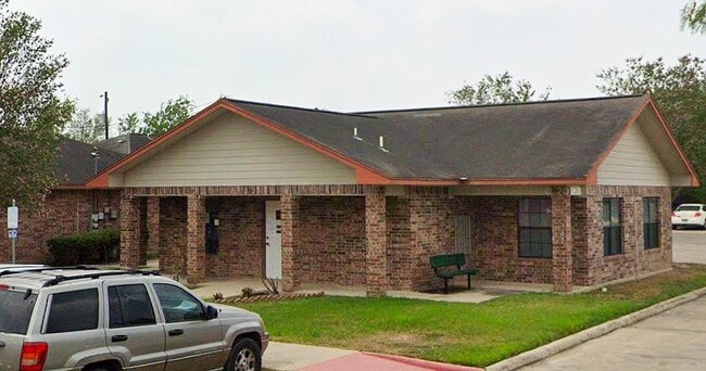 Photo - 212 Frank Doyno St