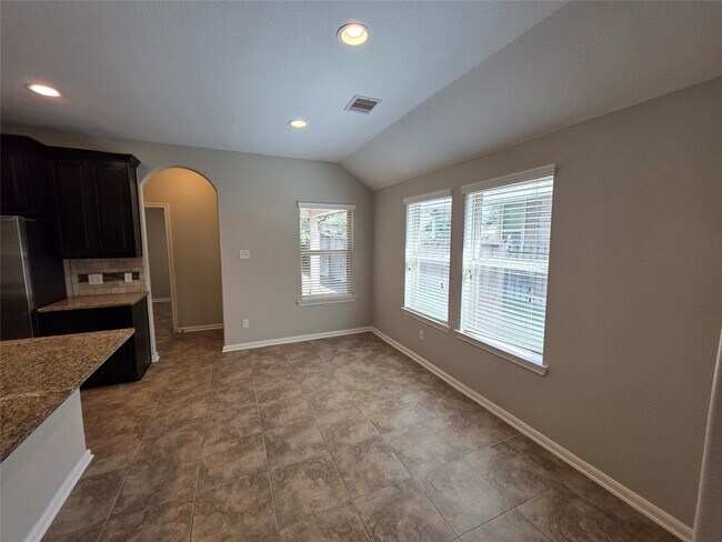 Photo - 114 N Heritage Mill Cir