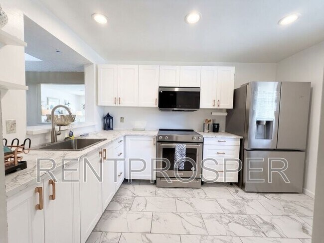 Photo - 2107 Honour Rd