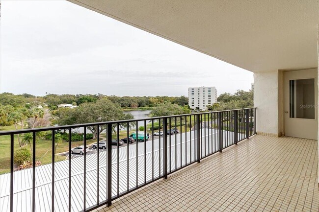100 Oakmont Ln Unit 507