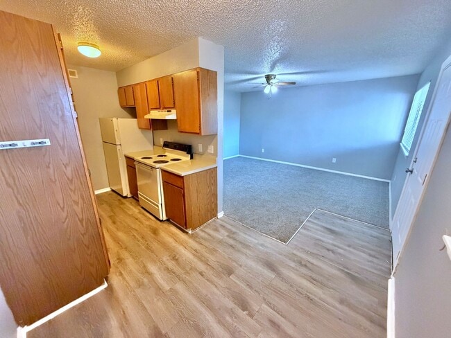 Photo - 1 bedroom - 1 bath Kentucky Pine Apartments - Unit 5801G Unit 5801G