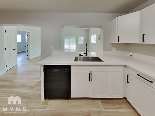 Photo - 1517 S Christy Ln