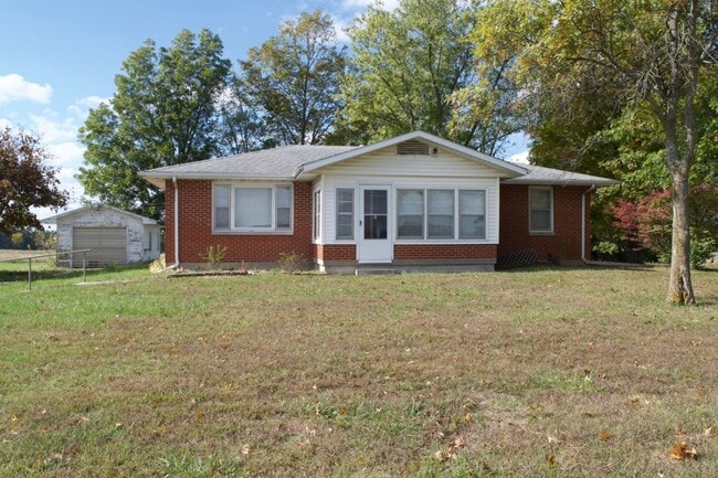 Building Photo - 3 Bedroom House Next To Columbia Regional ...