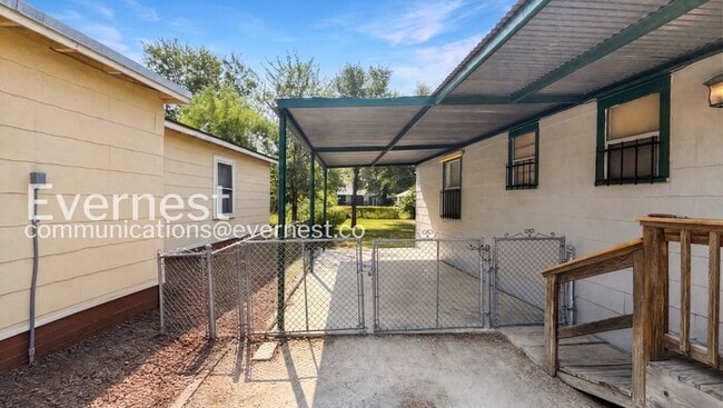 722 Hearne Ave