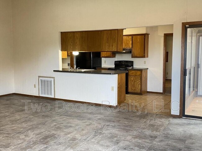 Photo - 2820 SE 55th St