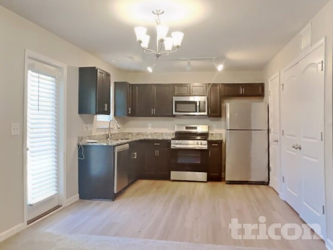 Photo - 572 Lakerun Dr