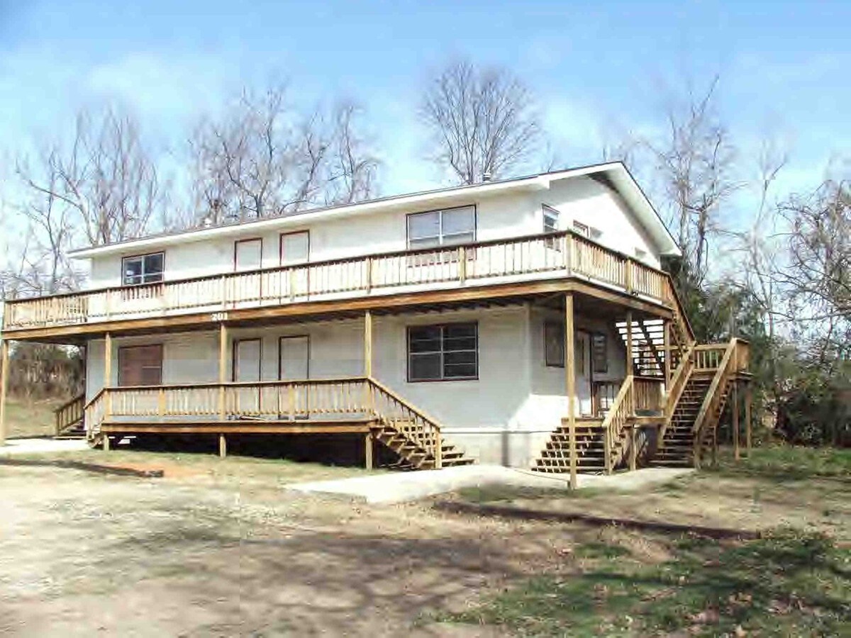 Photo - Salmon Ln Apartments