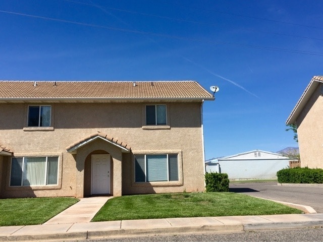Dixie Downs Townhouse - Dixie Downs Townhouse