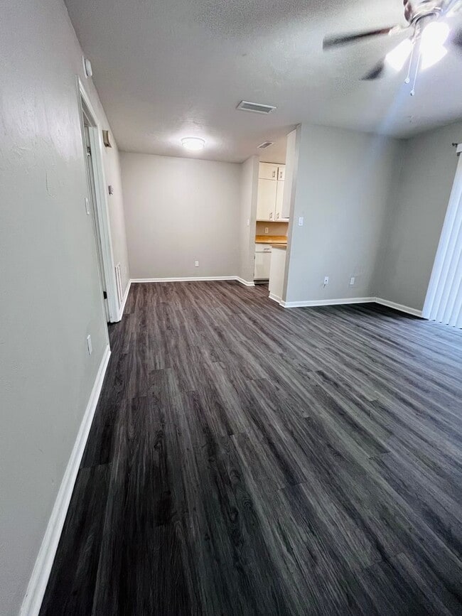 Photo - 3207 Jim Lee Rd Unit Apt D