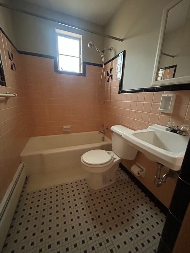 Photo - 6524 Glade Ave Unidad Apt 3