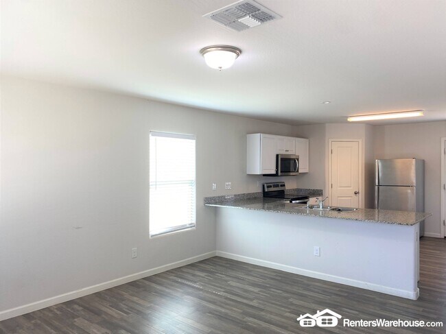 Photo - 335 Watson Pl