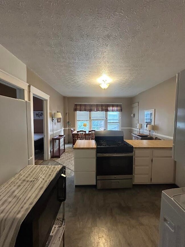 Building Photo - 2092 Murray Hill Rd Unit 1 Rental