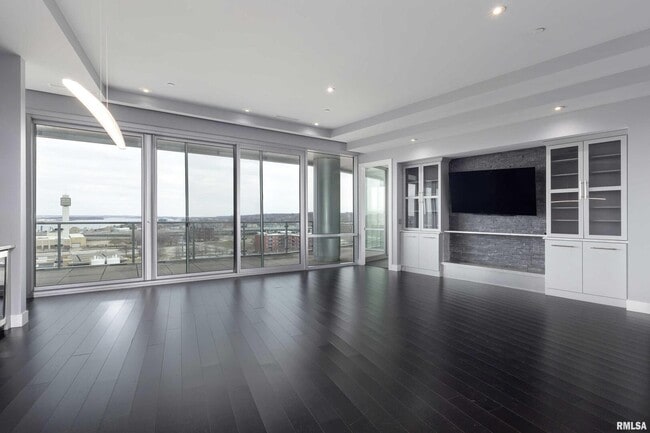 Photo - 1 Montgomery Dr