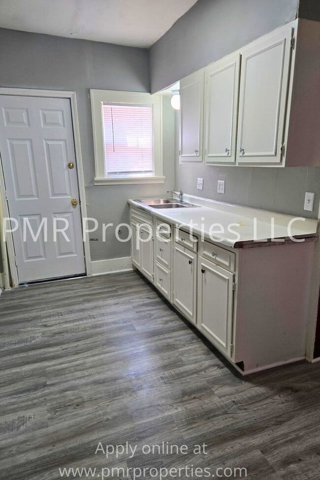 Photo - 118 Platner St Unidad B