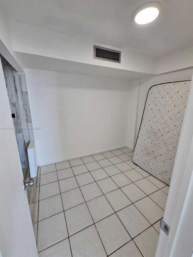 7135 Collins Ave Unit 1821