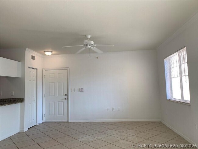 Building Photo - 6533 Emerald Dunes Dr Unit 203