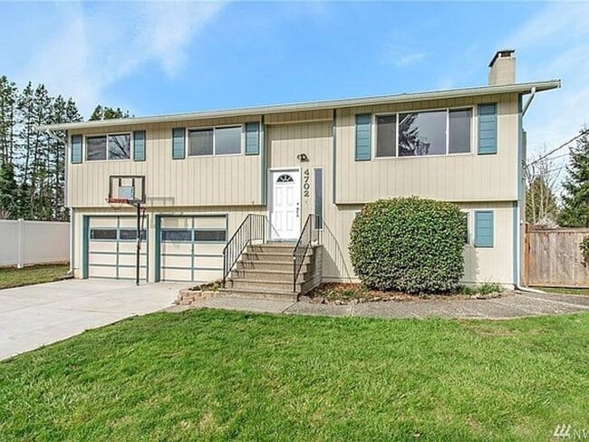Gig Harbor Home on Oversized Lot - Gig Harbor Home on Oversized Lot