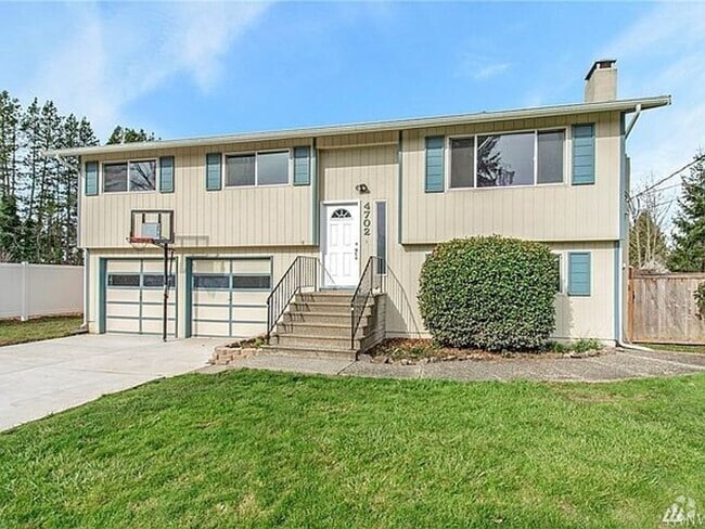 Building Photo - Gig Harbor Home on Oversized Lot