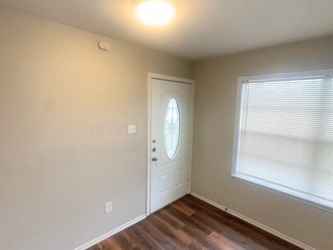 Photo - 8238 Homewood Ln