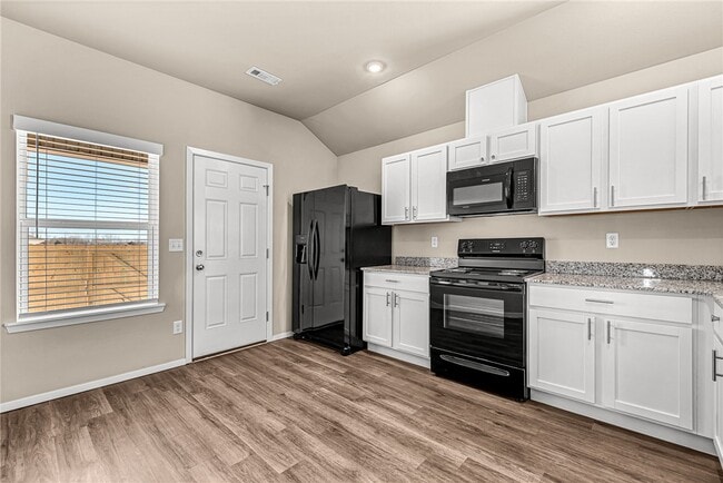 Photo - 990 Morningside Dr