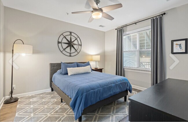 Photo - 2310 Elliott Ave Unidad 823