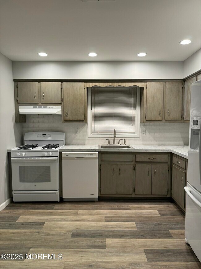 Photo - 109 Westwood Dr