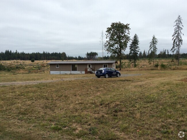 Building Photo - 2 bedroom 1 bath well septic Rental