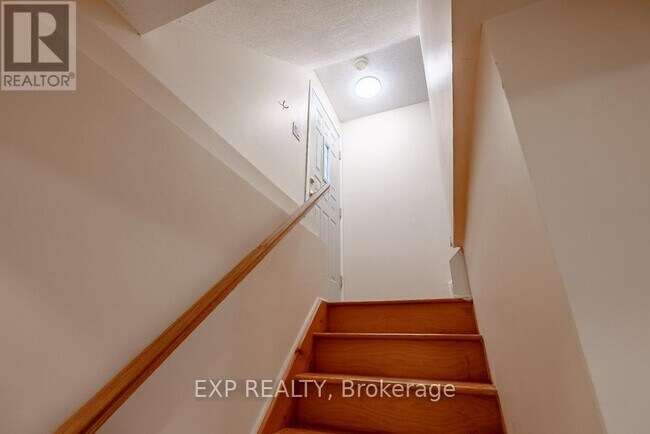 Photo - 196 Old Colony Rd