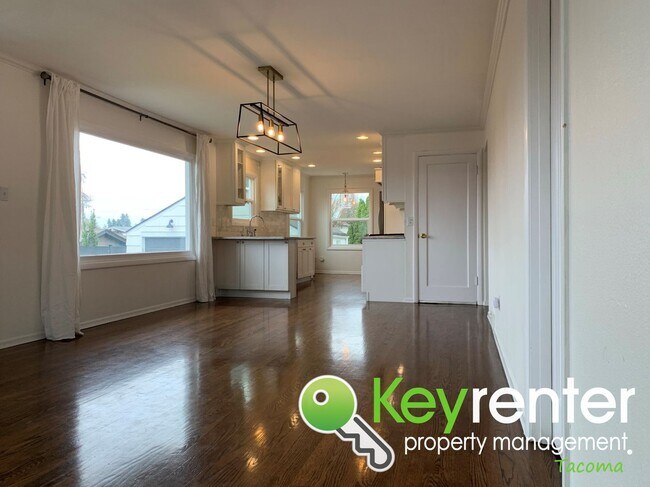 Photo - Recently Remodeled North End Tacoma House!!