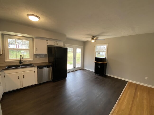 Photo - 4041 Foxe Basin Rd