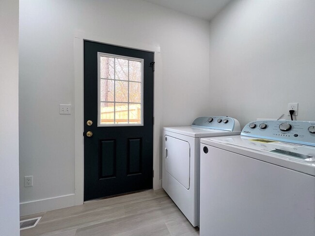 Photo - LOCATED IN HISTORIC PARKRIDGE!!