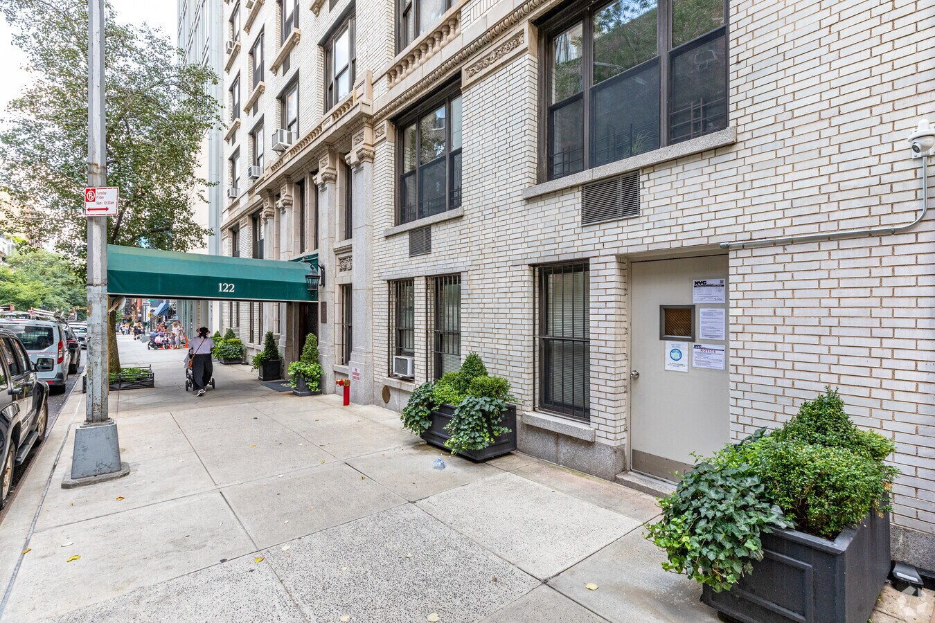 Photo - 122 E 82nd St