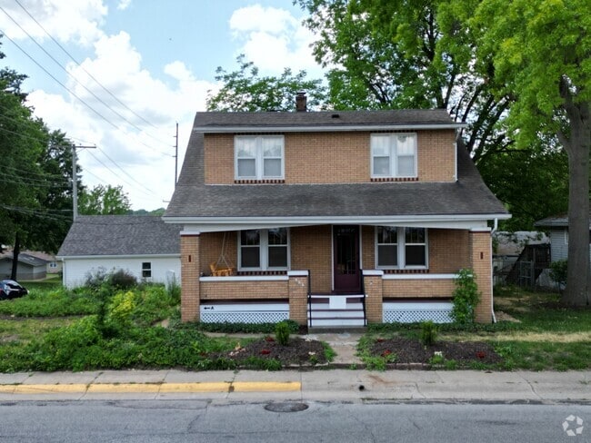 Building Photo - 726 E 5th St Unit Main Rental