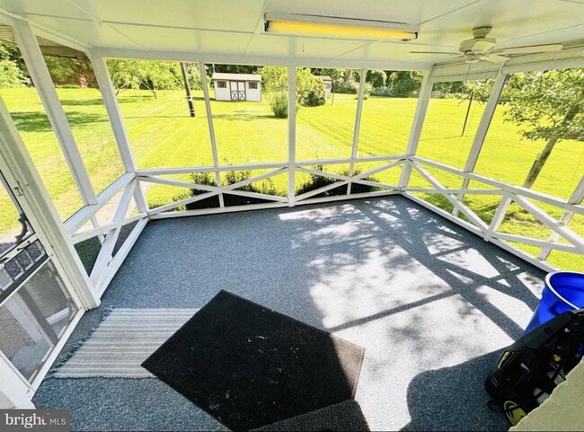 8 Loomis Park Rd