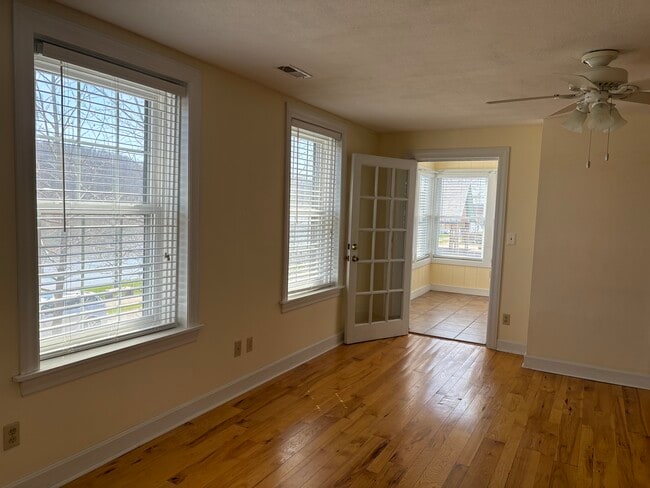 Photo - 117 N Front St Unidad C