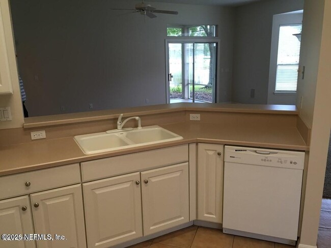 Photo - 408 Chicory Pl