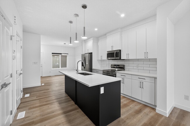 Building Photo - 26 Renwyck Pl