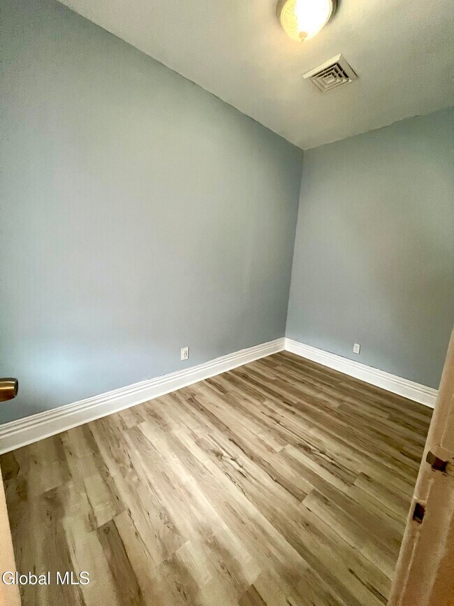 Photo - 39 1/2 Milton Ave Unit 2 Up