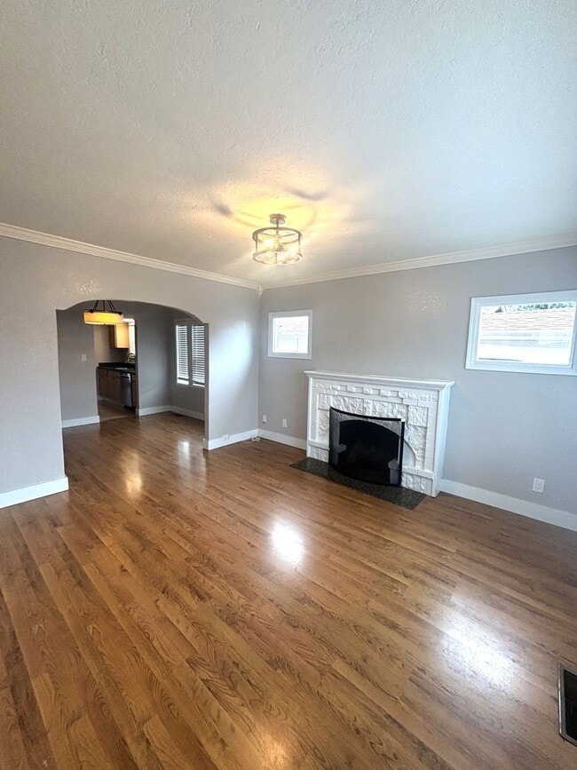 Photo - 5352 Walnut St