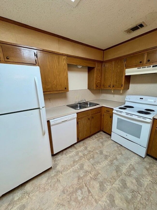 Photo - 204-206 Zuni Unit 206