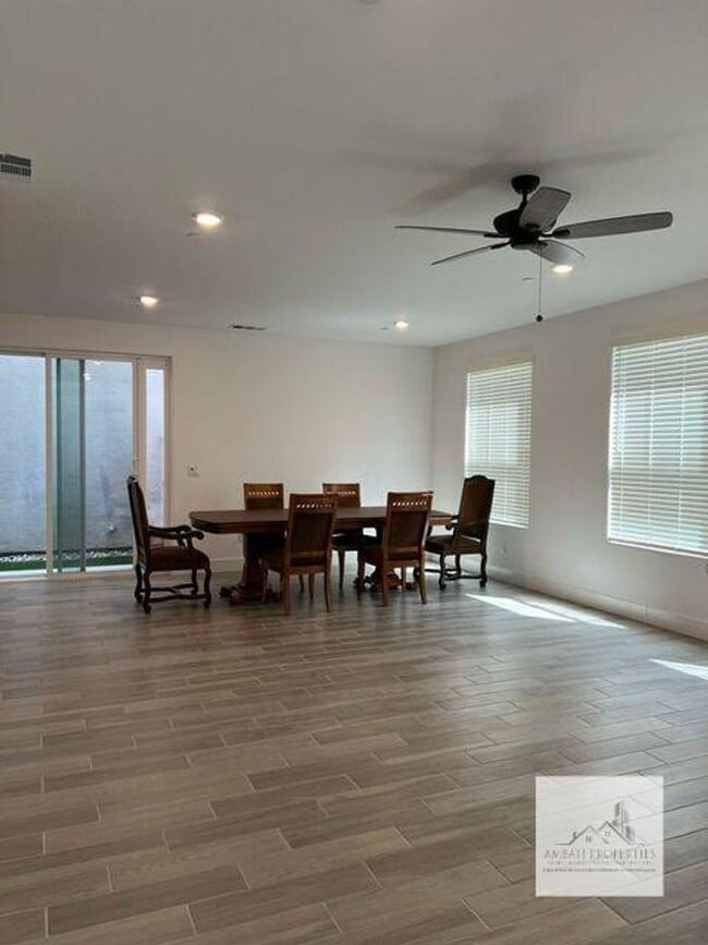 Photo - Beautiful Newer 3 Bedrooms 2.5 Baths Home with SOLAR!!!