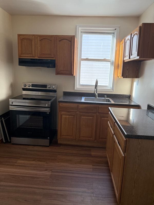 Photo - 680 E 223rd St