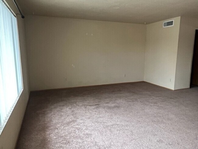 Photo - 454 Riverfront Dr