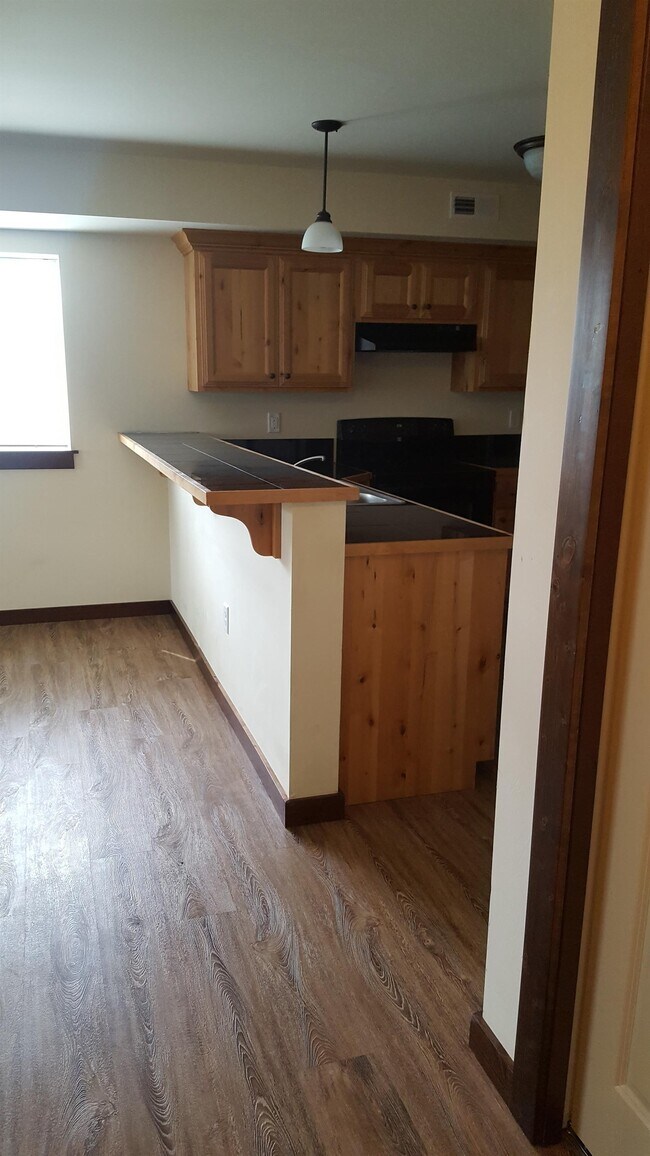Photo - 3241 Catron St