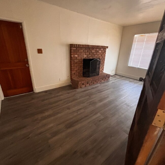 Photo - 4 Bedroom rental home in Tempe! Move in 10/1!