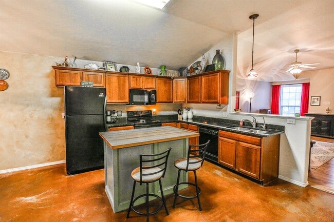 Photo - 6924 95th St